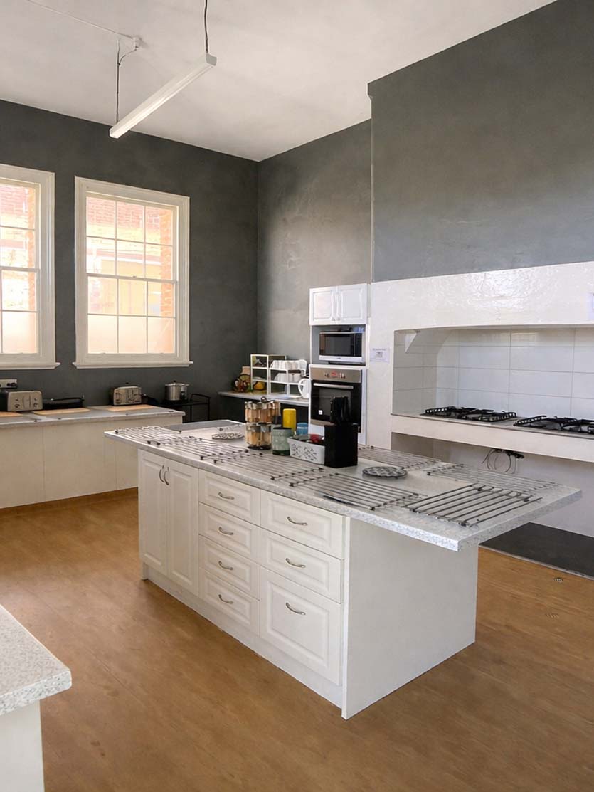 Backpackers Geraldon kitchen facility