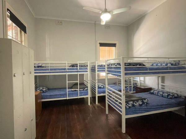 Male 6 bed dorm room